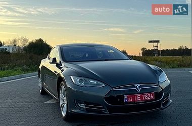Лифтбек Tesla Model S 2014 в Львове