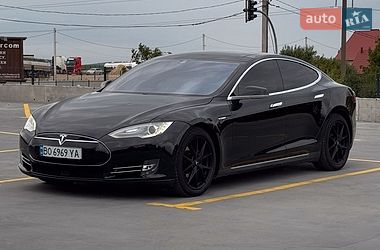 Ліфтбек Tesla Model S 2015 в Тернополі
