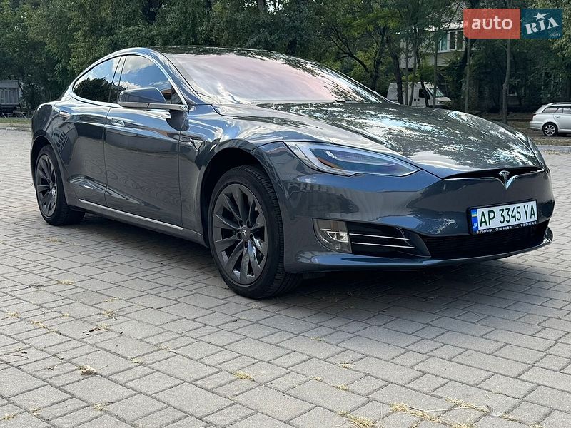 Ліфтбек Tesla Model S 2020 в Дніпрі