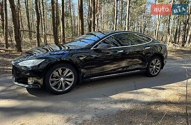 Лифтбек Tesla Model S 2016 в Киеве