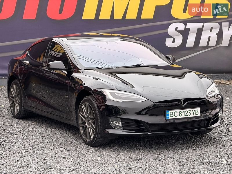 Tesla Model S 2019
