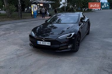 Лифтбек Tesla Model S 2018 в Киеве