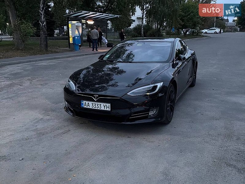 Tesla Model S 2018