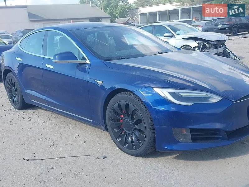 Tesla Model S 2016