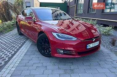 Лифтбек Tesla Model S 2016 в Городке