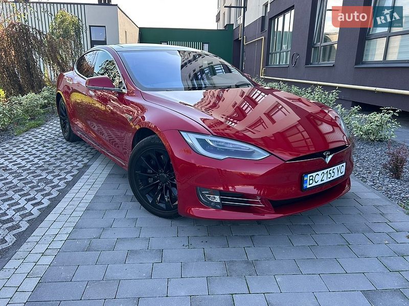 Лифтбек Tesla Model S 2016 в Городке