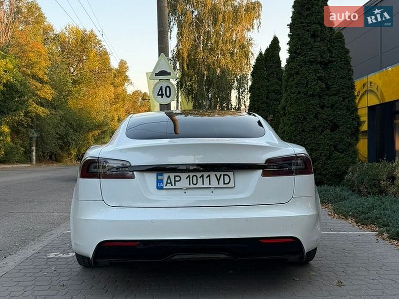 Ліфтбек Tesla Model S 2021 в Дніпрі фото 22 Ліфтбек Tesla Model S 2021 в Дніпрі