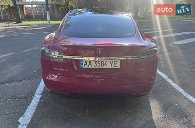 Лифтбек Tesla Model S 2016 в Радомышле