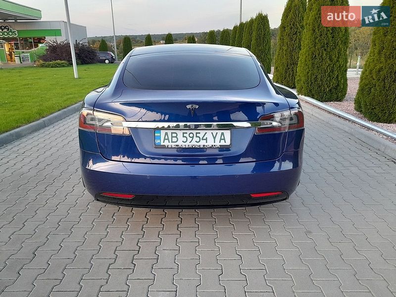 Лифтбек Tesla Model S 2016 в Виннице
