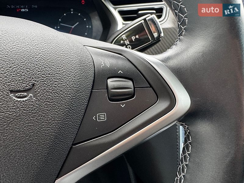 Лифтбек Tesla Model S 2013 в Луцке