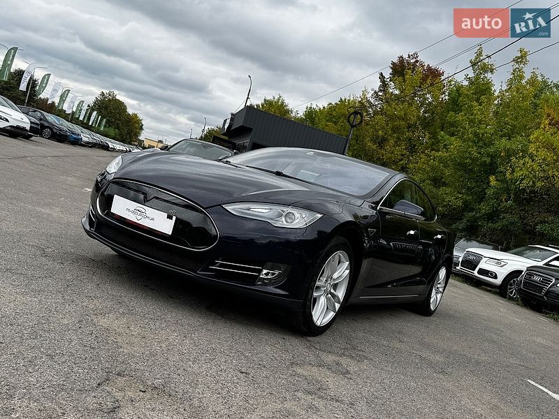 Лифтбек Tesla Model S 2013 в Луцке