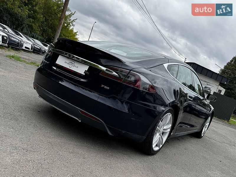 Лифтбек Tesla Model S 2013 в Луцке