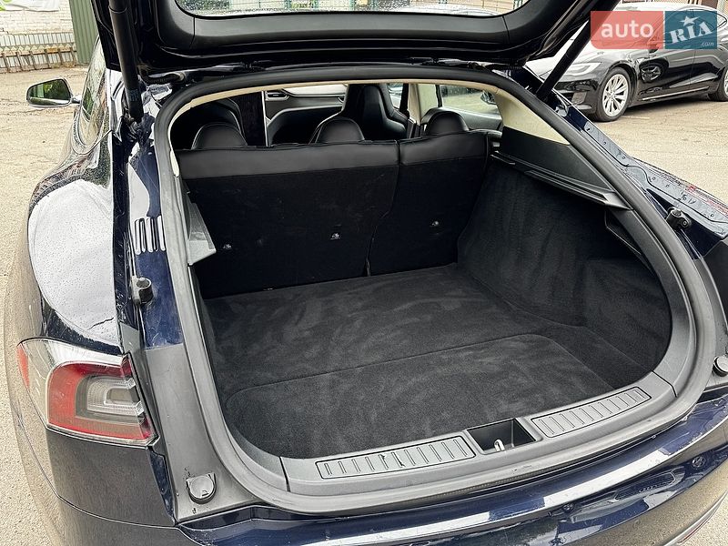 Лифтбек Tesla Model S 2013 в Луцке