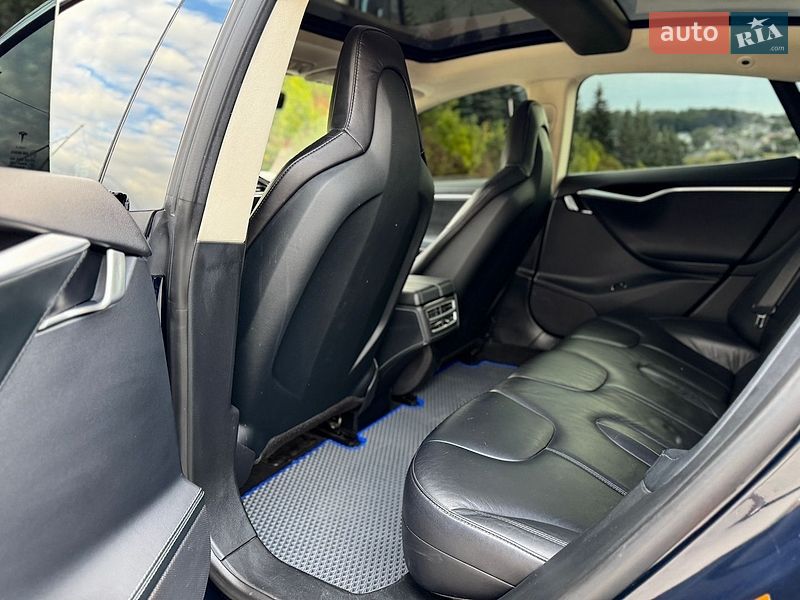Лифтбек Tesla Model S 2013 в Тернополе фото 18 Лифтбек Tesla Model S 2013 в Тернополе