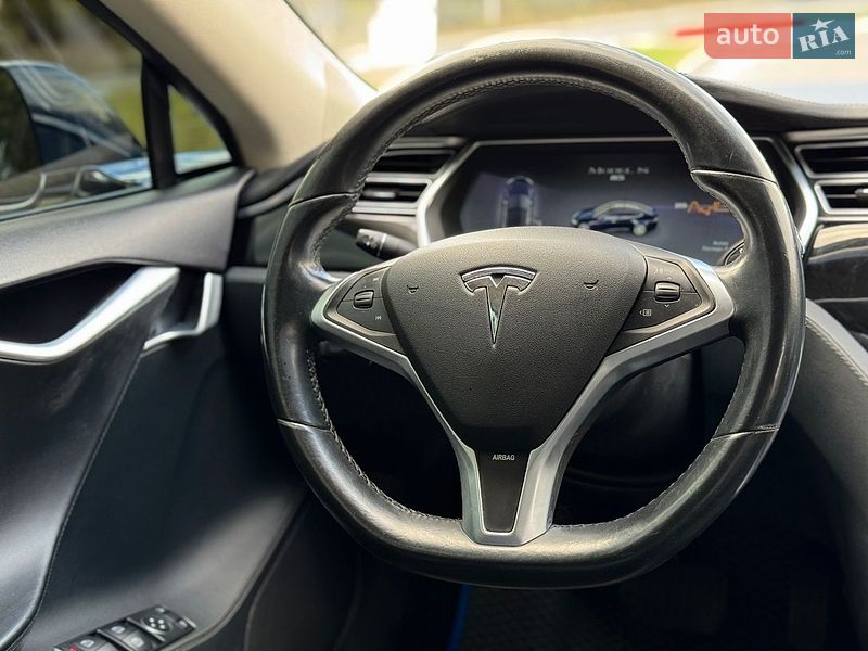 Лифтбек Tesla Model S 2013 в Тернополе фото 22 Лифтбек Tesla Model S 2013 в Тернополе