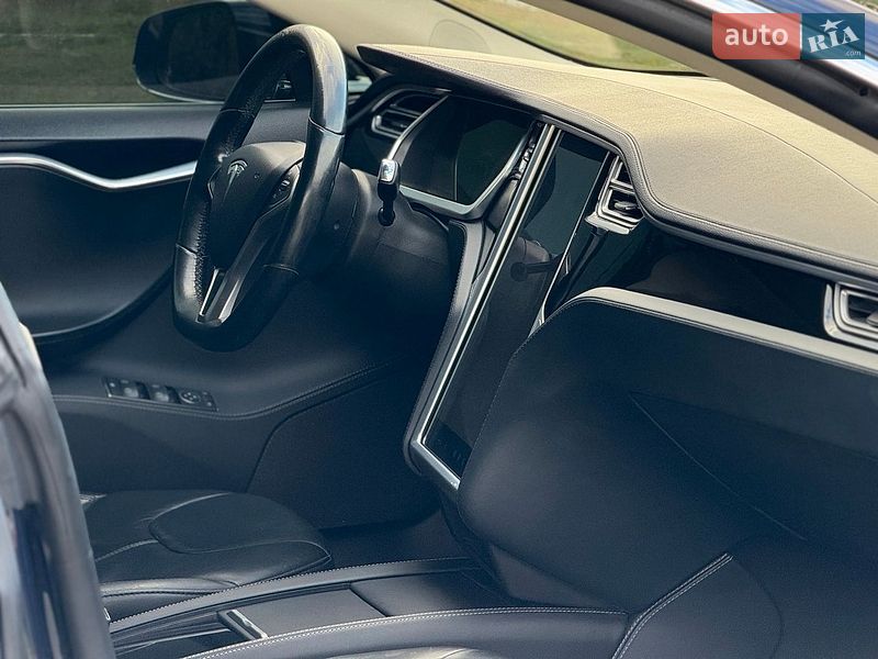 Лифтбек Tesla Model S 2013 в Тернополе фото 30 Лифтбек Tesla Model S 2013 в Тернополе