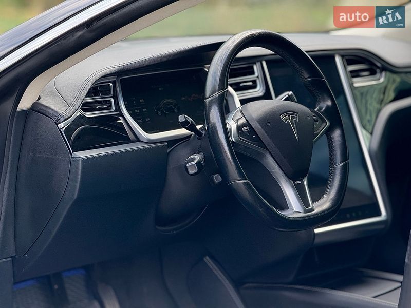 Лифтбек Tesla Model S 2013 в Тернополе фото 33 Лифтбек Tesla Model S 2013 в Тернополе