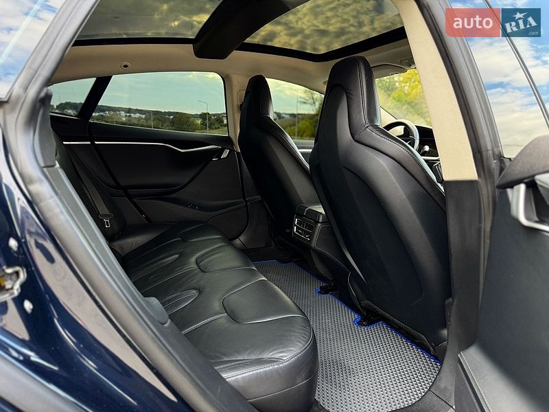 Лифтбек Tesla Model S 2013 в Тернополе фото 26 Лифтбек Tesla Model S 2013 в Тернополе