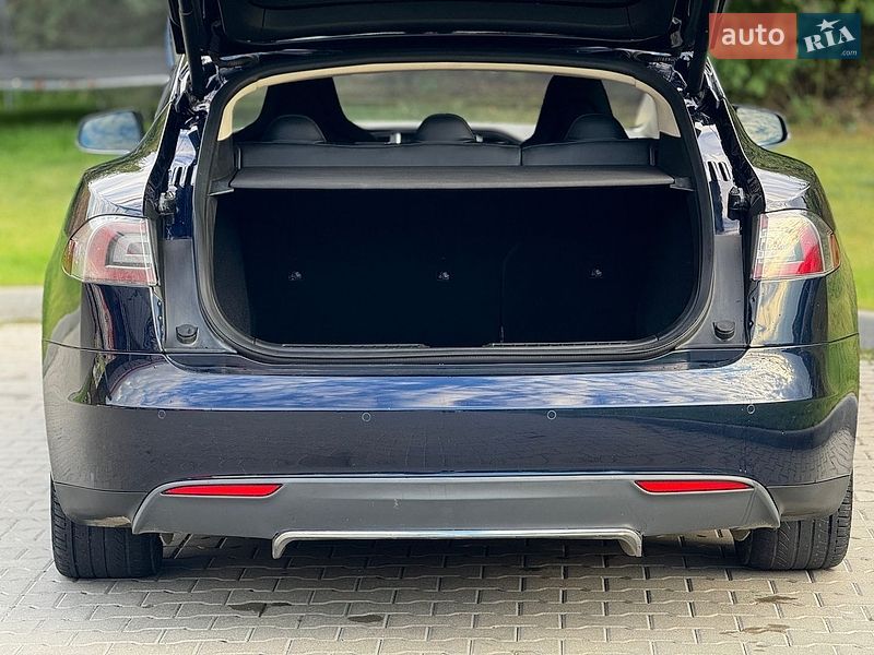Лифтбек Tesla Model S 2013 в Тернополе фото 36 Лифтбек Tesla Model S 2013 в Тернополе