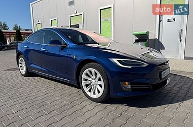 Лифтбек Tesla Model S 2018 в Виннице