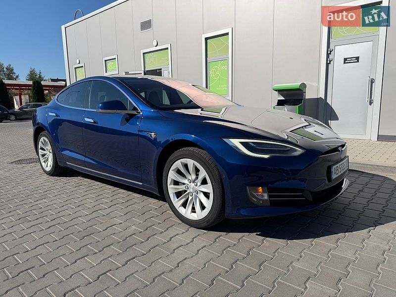 Лифтбек Tesla Model S 2018 в Виннице