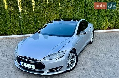 Лифтбек Tesla Model S 2013 в Трускавце
