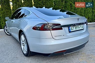 Лифтбек Tesla Model S 2013 в Трускавце