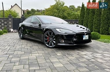 Лифтбек Tesla Model S 2017 в Ровно