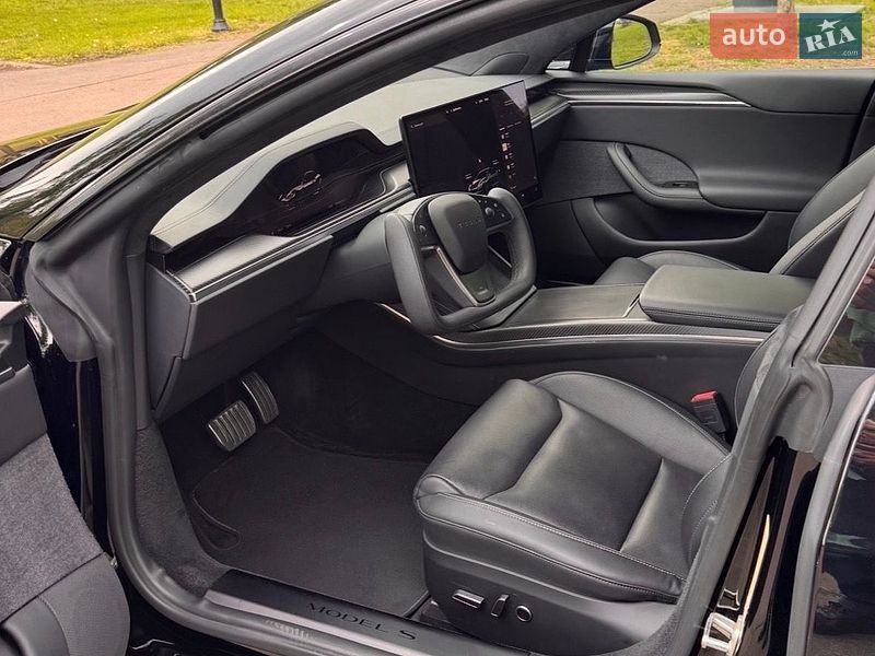 Лифтбек Tesla Model S 2022 в Киеве