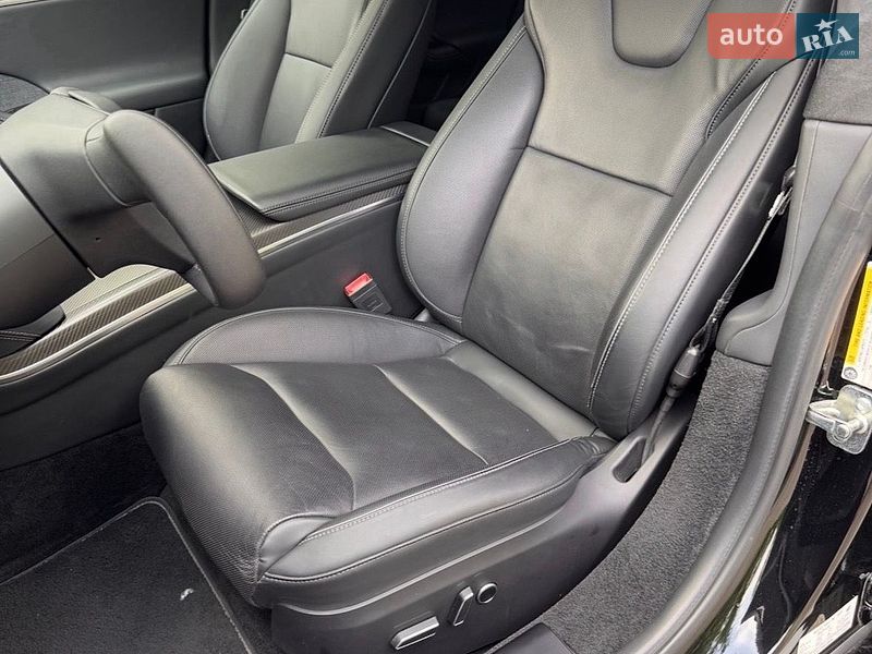 Лифтбек Tesla Model S 2022 в Киеве