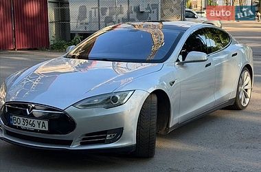 Лифтбек Tesla Model S 2013 в Тернополе