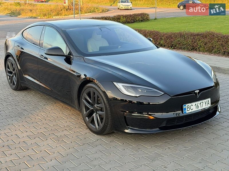 Ліфтбек Tesla Model S 2021 в Стрию