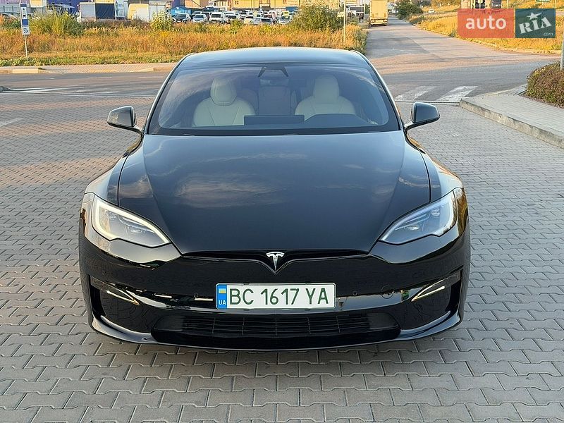 Ліфтбек Tesla Model S 2021 в Стрию