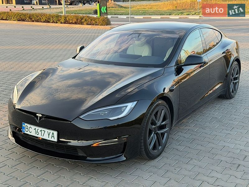 Ліфтбек Tesla Model S 2021 в Стрию