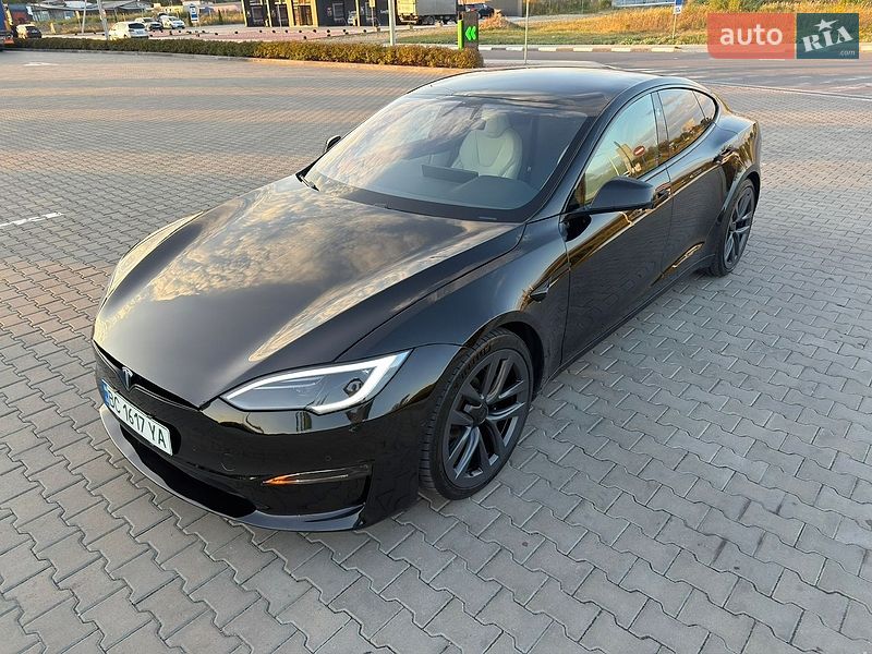 Ліфтбек Tesla Model S 2021 в Стрию