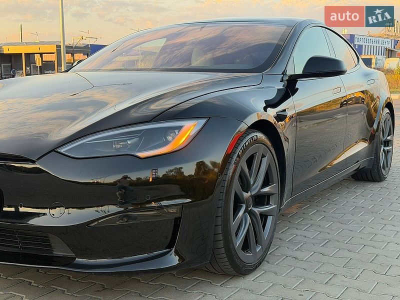 Ліфтбек Tesla Model S 2021 в Стрию