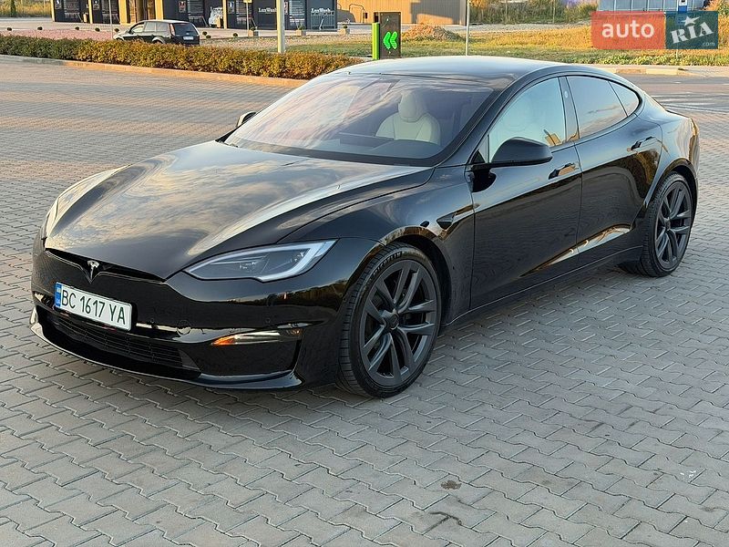 Ліфтбек Tesla Model S 2021 в Стрию