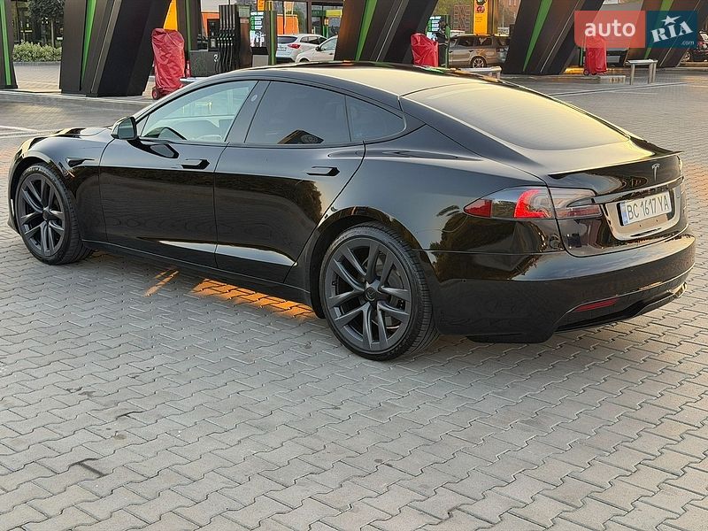 Ліфтбек Tesla Model S 2021 в Стрию
