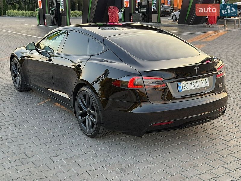 Ліфтбек Tesla Model S 2021 в Стрию