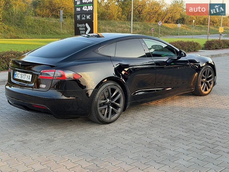 Ліфтбек Tesla Model S 2021 в Стрию