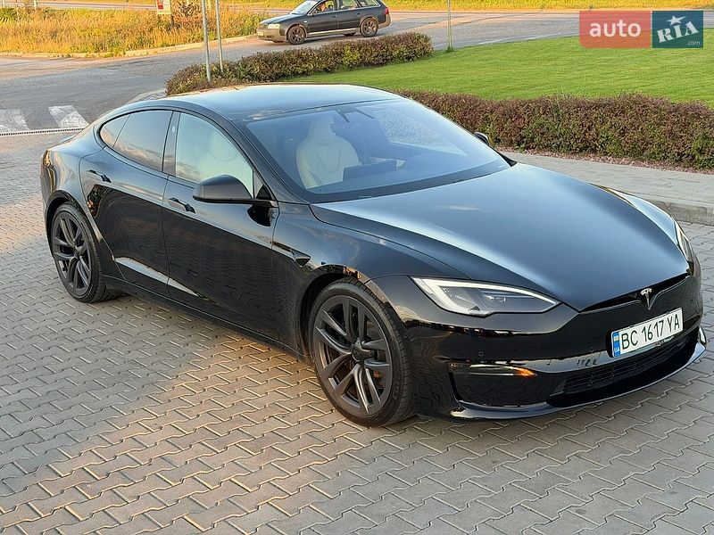Ліфтбек Tesla Model S 2021 в Стрию