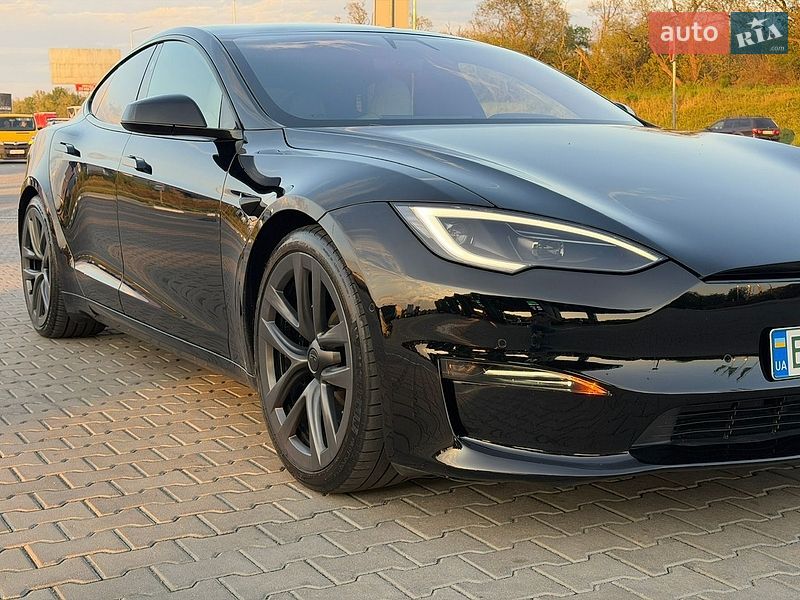 Ліфтбек Tesla Model S 2021 в Стрию
