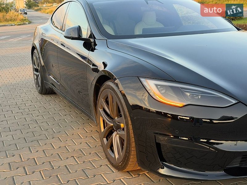 Ліфтбек Tesla Model S 2021 в Стрию