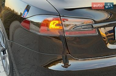 Ліфтбек Tesla Model S 2021 в Стрию