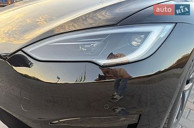 Ліфтбек Tesla Model S 2021 в Стрию