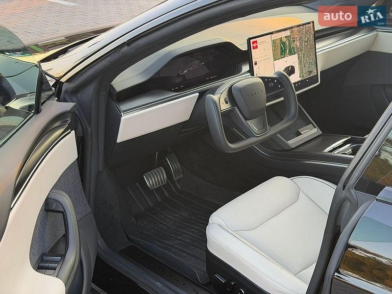 Ліфтбек Tesla Model S 2021 в Стрию
