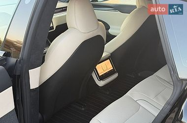 Ліфтбек Tesla Model S 2021 в Стрию