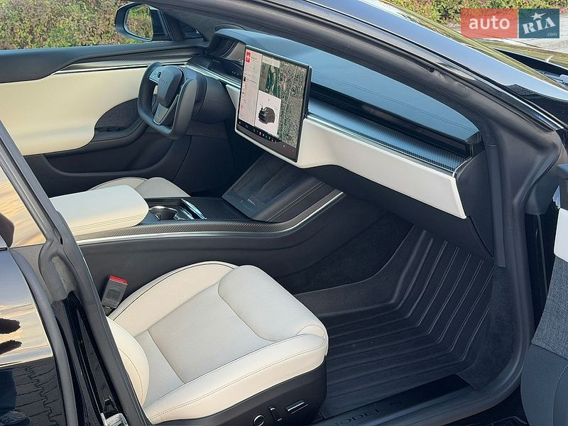 Ліфтбек Tesla Model S 2021 в Стрию