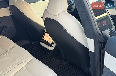 Ліфтбек Tesla Model S 2021 в Стрию