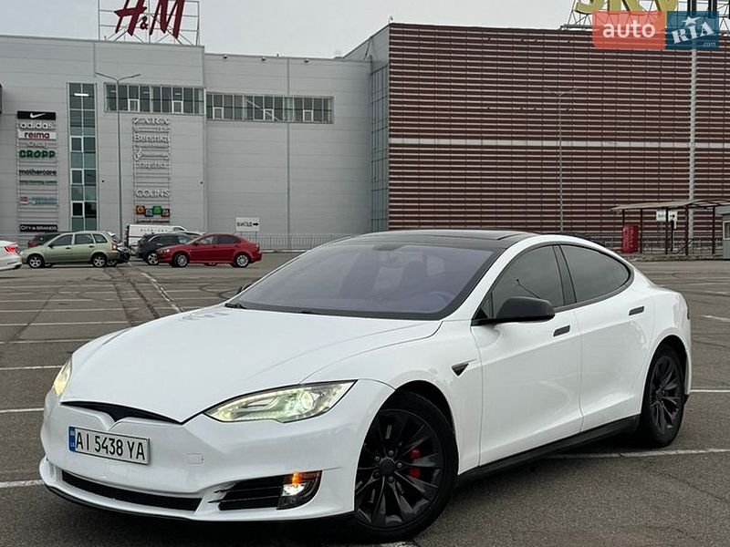 Tesla Model S 2013
